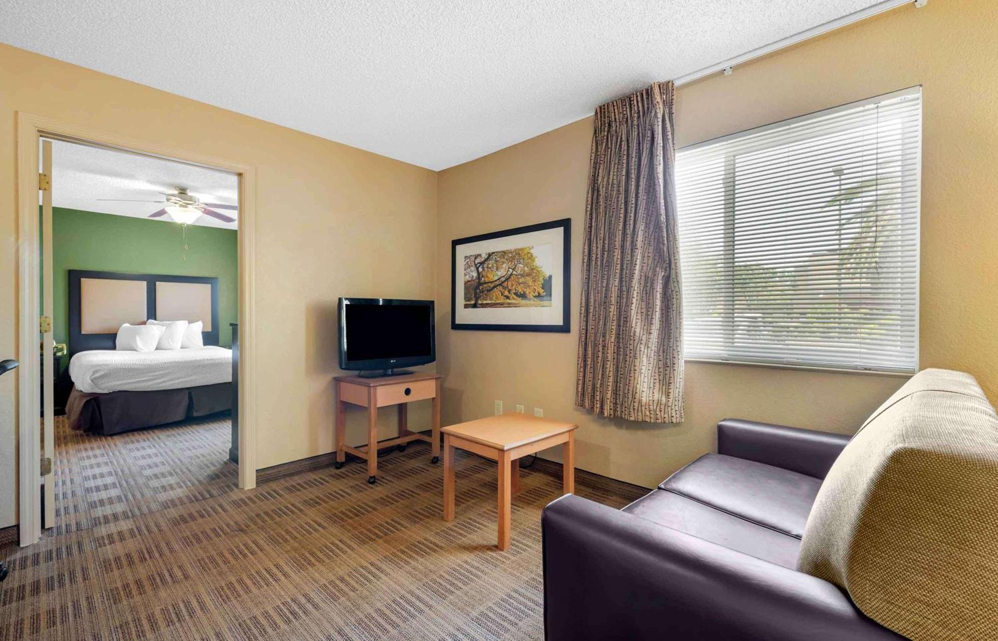 Extended Stay America Select Suites - Jacksonville Salisbury Rd Southpoint Buitenkant foto