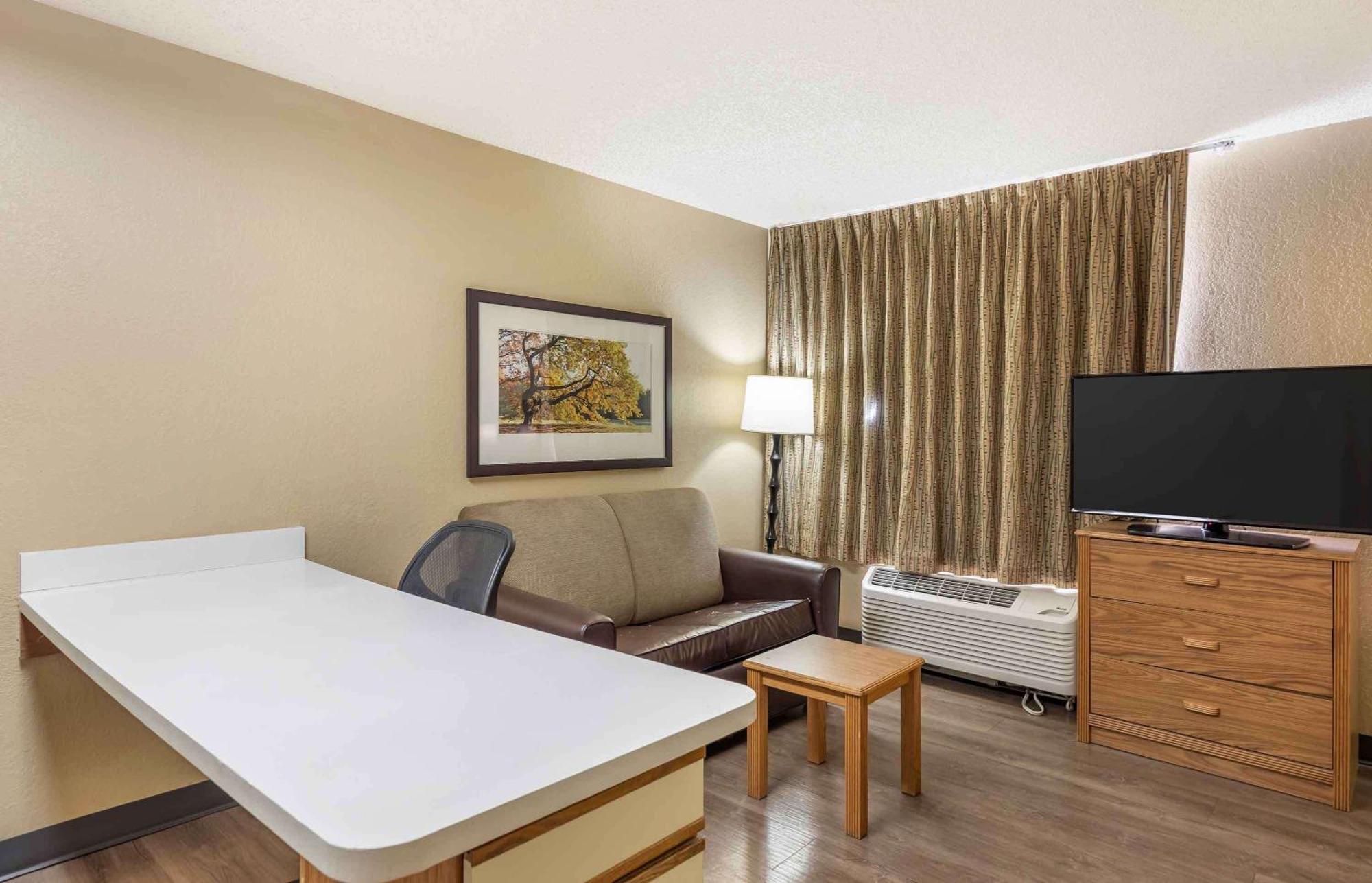 Extended Stay America Select Suites - Jacksonville Salisbury Rd Southpoint Buitenkant foto